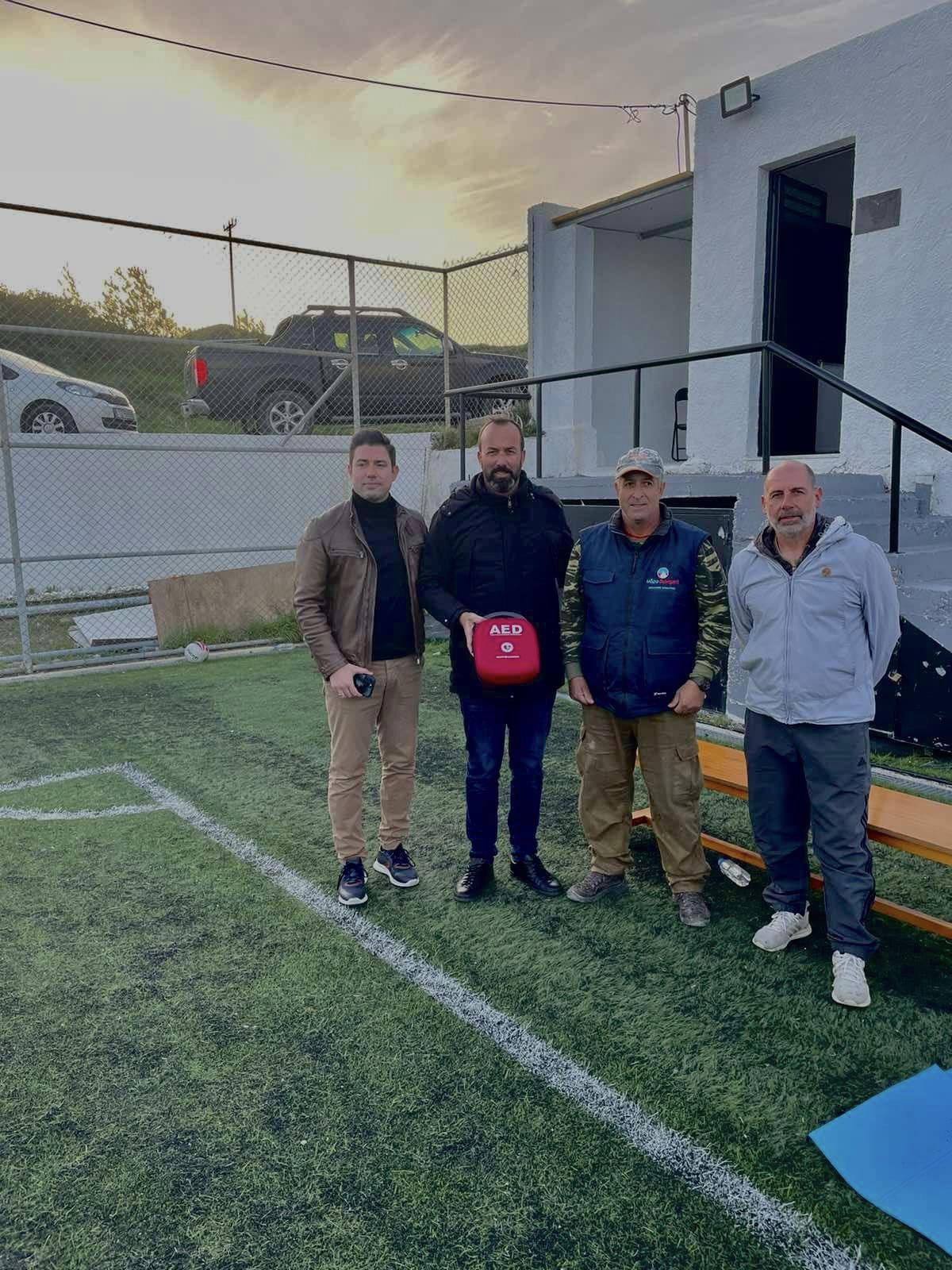 Δόξα Καρδάμαινας: Η παρουσίαση του απινιδωτή και η εκπαίδευση απ’ τον Χάρη Κουτσοκώστα