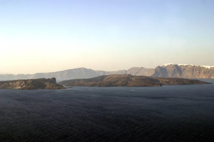 Υπό παρακολούθηση το ηφαίστειο της Σαντορίνης, εντοπίστηκε μαγματικός θάλαμος 3 χιλιομέτρων