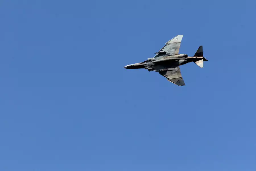 Πολεμική Αεροπορία: Έπεσε μαχητικό F-4 Φάντομ στη θάλασσα νότια της βάσης της Ανδραβίδας