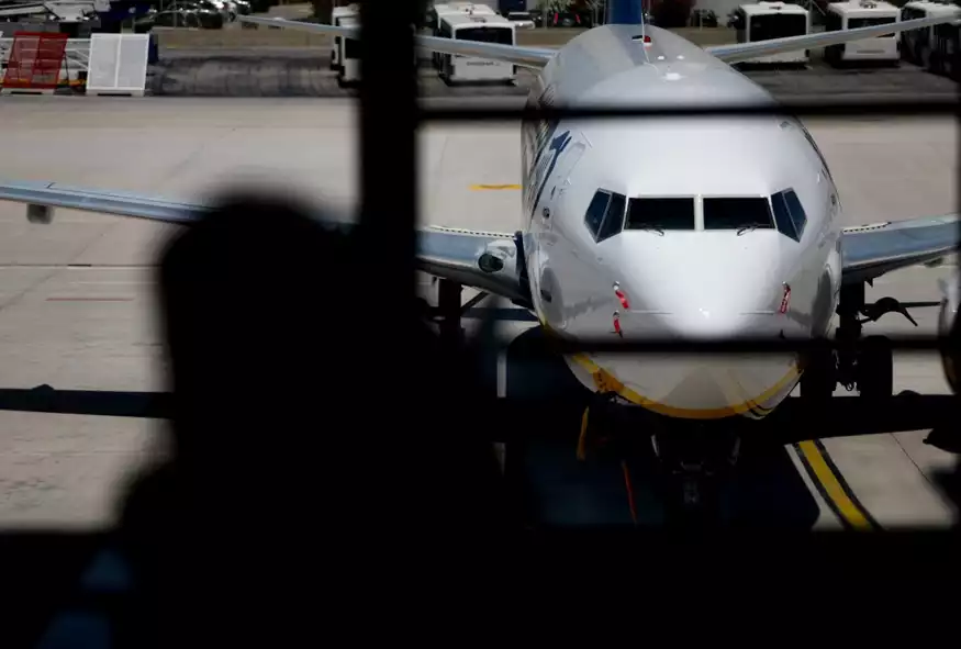 Φάρσα η ειδοποίηση για βόμβα στο αεροπλάνο από Πολωνία