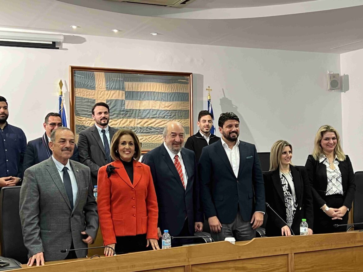 Ομιλία της Ελευθερίας Οίκουτα στην παρουσίαση ψηφοδελτίου Δωδεκανήσου του ΠΑΣΟΚ-ΚΙΝΑΛ στο δημαρχείο της Κω.