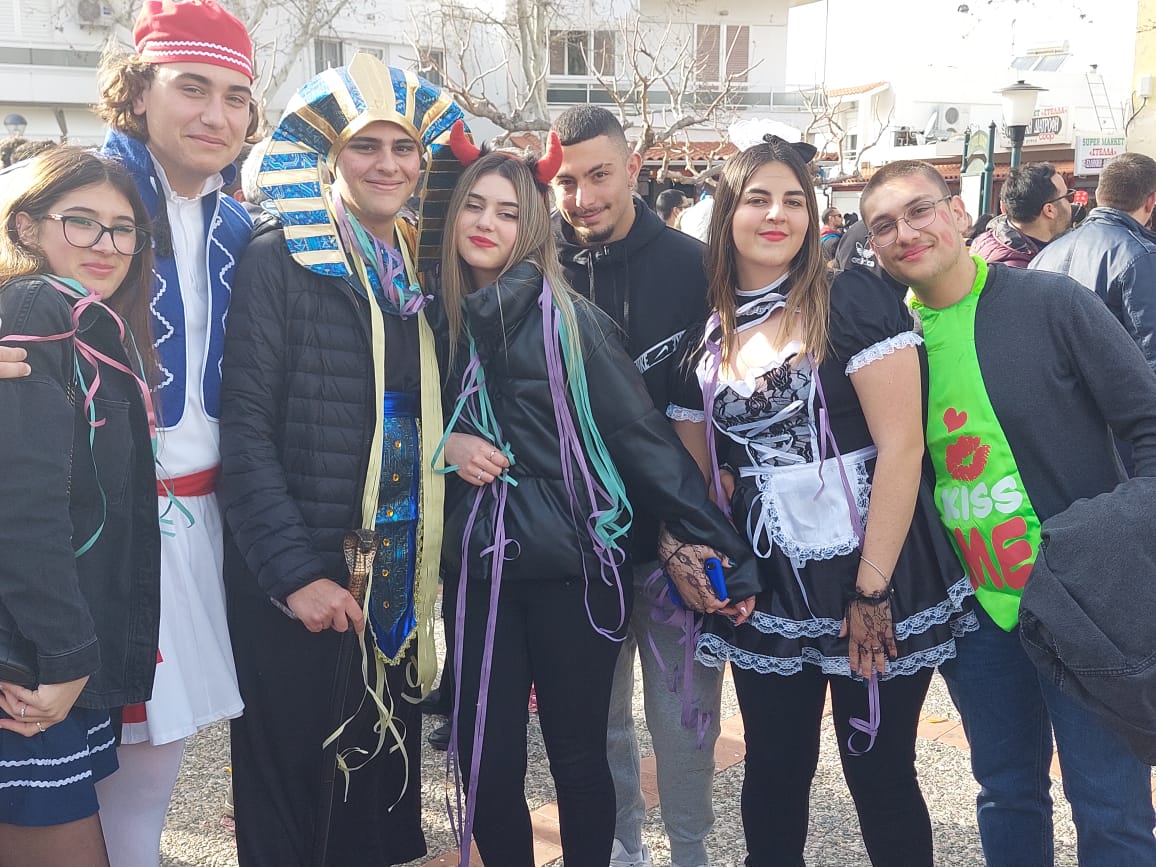 Ξέφρενο πάρτι στο Καρναβάλι του Πυλιού (φωτό – βίντεο)