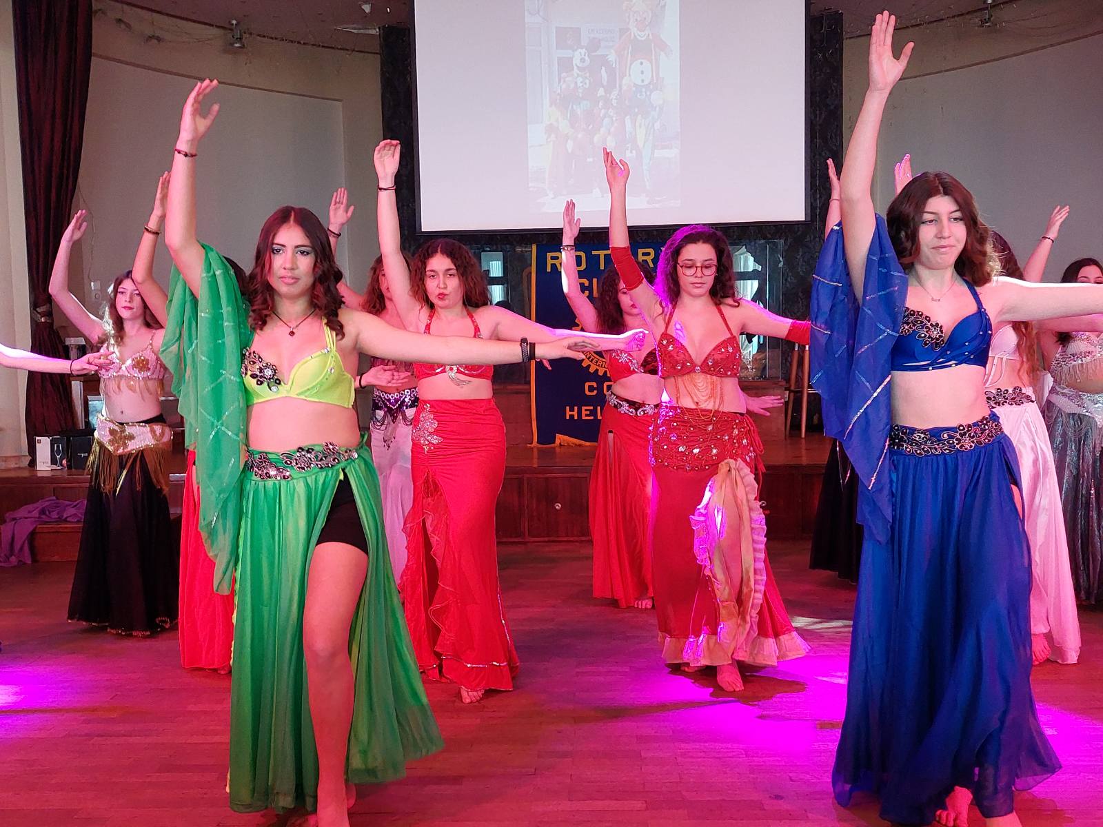 Με μεγάλη επιτυχία και με όμορφο θέαμα, πραγματοποιήθηκε ο 4ος Χορευτικός Μαραθώνιος Αγάπης του Ροταριανού Ομίλου Κω