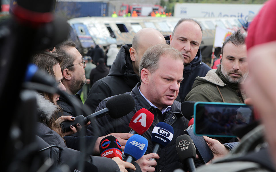 Παραιτήθηκε ο υπ. Υποδομών και Μεταφορών κ. Κώστας Καραμανλής -“Ελάχιστη ένδειξη σεβασμού στη μνήμη των ανθρώπων που έφυγαν άδικα”