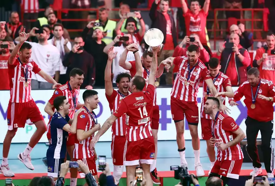 Θρίαμβος του Ολυμπιακού στο ΣΕΦ! Διέλυσε τη Μακάμπι και κατέκτησε το τρίτο ευρωπαϊκό στο βόλεϊ