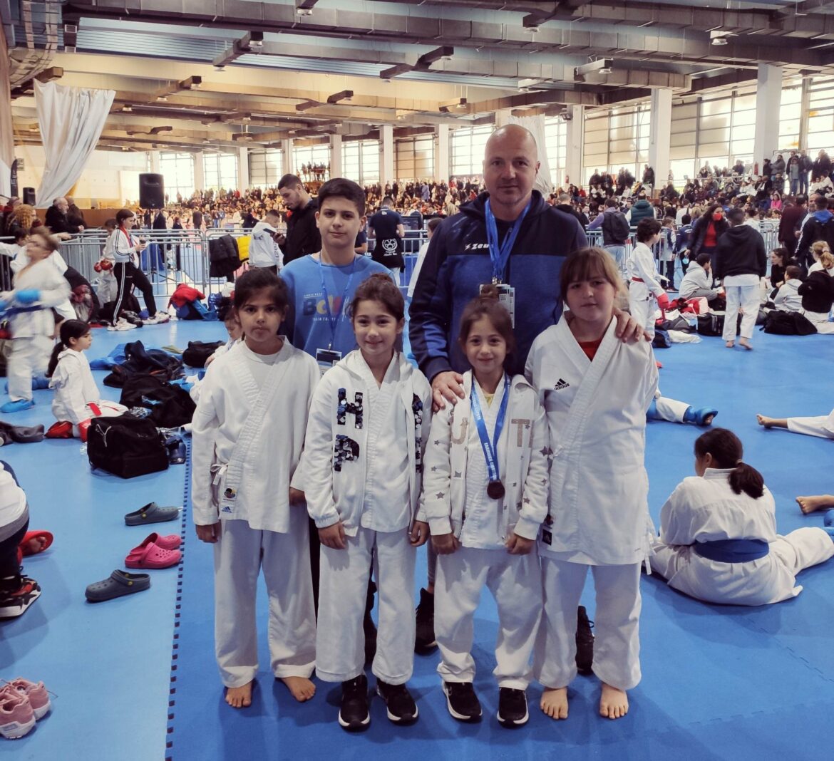 Μία καλή εμφάνιση στο πανελλήνιο πρωτάθλημα Καράτε παίδων – Κορασίδων με την Αφροδίτη Ραπτοπούλου να κατακτά την 3η θέση στα – 25 8 ετών