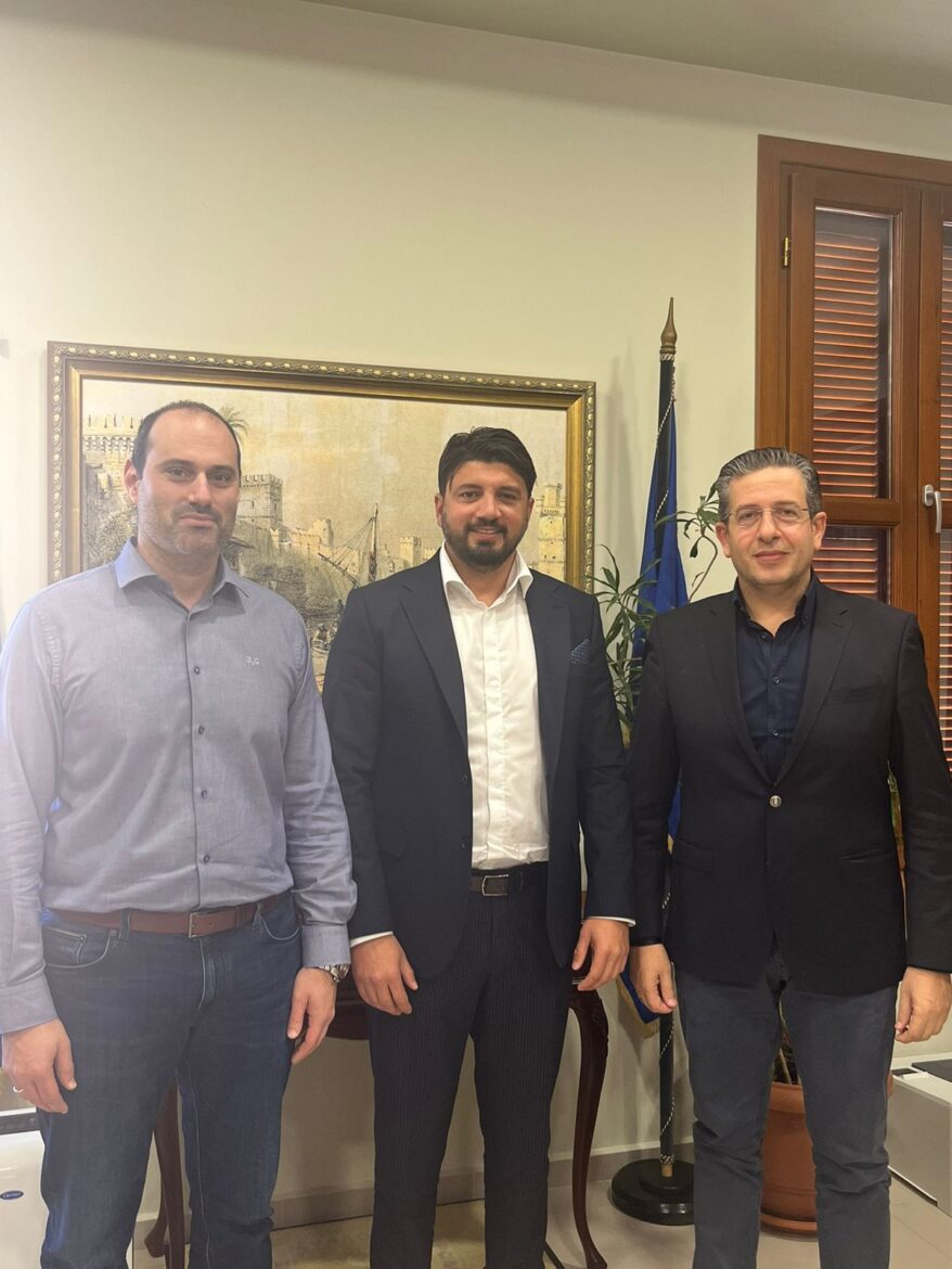 Με τον Πρόεδρο Ηλία Τσέρκη και τον Γραμματέα Μιχάλη Βολονάκη του Ιατρικού Συλλόγου Ρόδου, συναντήθηκε ο υποψήφιος βουλευτής του ΠΑΣΟΚ- ΚΙΝΑΛ, Παναγιώτης Κουνάκης