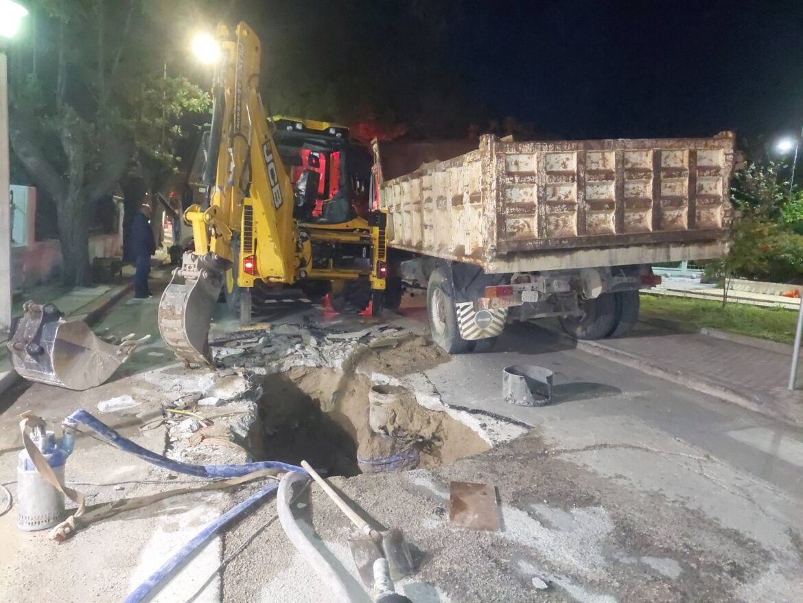 Σοβαρή βλάβη σε κεντρικό αγωγό της ΔΕΥΑΚ – Πολλές ώρες χωρίς νερό αρκετές περιοχές της πόλης
