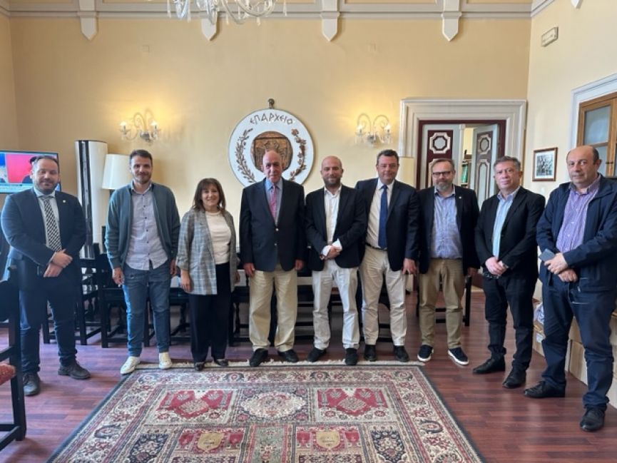 ΣΥΝΑΝΤΗΣΗ ΕΠΑΡΧΟΥ ΜΕ ΚΥΒΕΡΝΗΤΙΚΑ ΣΤΕΛΕΧΗ ΚΑΙ Τ.Ο ΝΕΑΣ ΔΗΜΟΚΡΑΤΙΑΣ ΣΤΟ ΕΠΑΡΧΕΙΟ ΚΩ