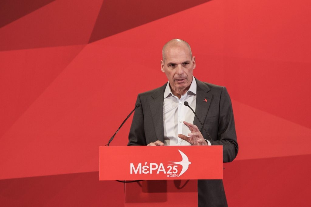 O Βαρουφάκης επιμένει: Αν κλείσουν οι τράπεζες θα έχουμε «Δήμητρα» – Αν βγούμε από το ευρώ επιστρέφουμε στη δραχμή! – Του κλείνει το μάτι ο Τσίπρας