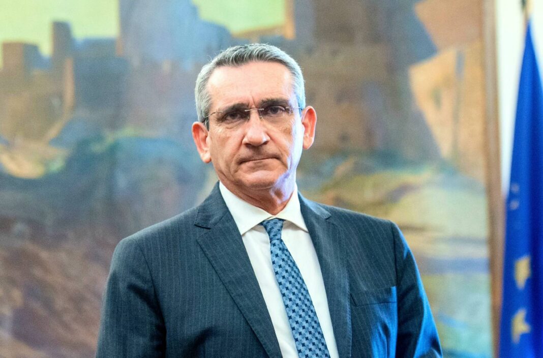 Γ. Χατζημάρκος: “Όσο μακρύς κι αν ήταν ο δρόμος του Γολγοθά, η νησιώτικη ψυχή, μας κράτησε όρθιους με την ελπίδα της Ανάστασης”