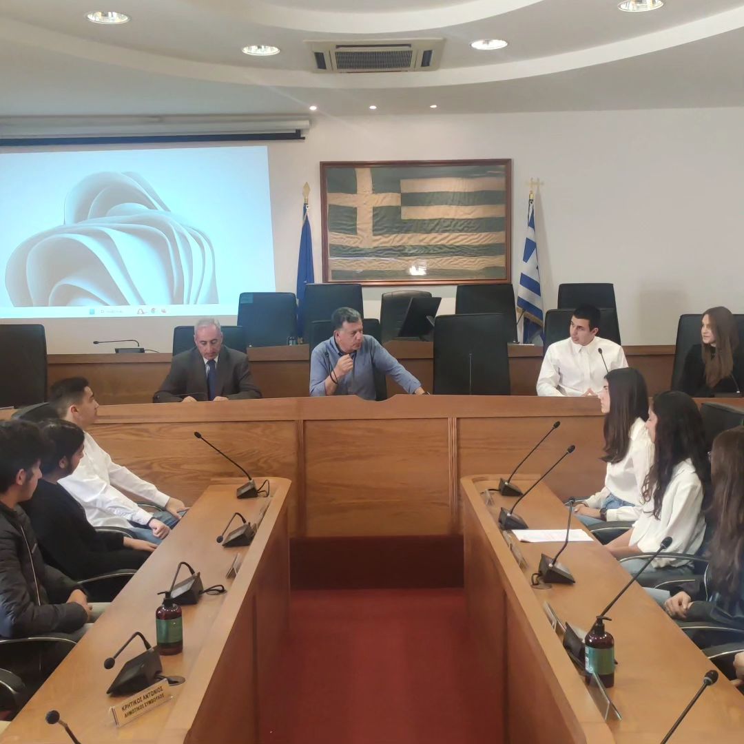 Μαθητές και μαθήτριες του ΓΕΛ Ζηπαρίου στην αίθουσα του Δ.Σ. με αφορμή την Ημέρα Ευρώπης