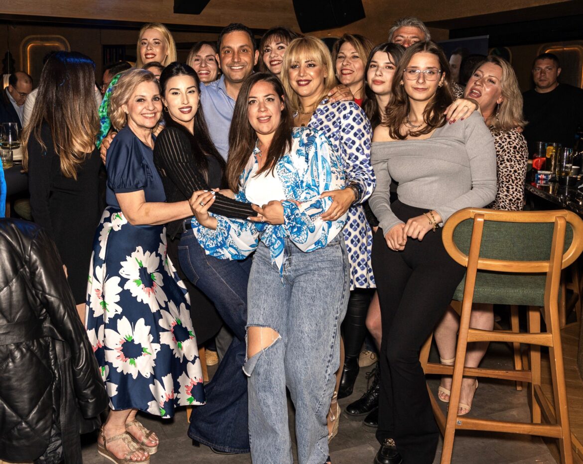 Οι νέοι στο πλευρό του Αντώνη Γιαννικουρή