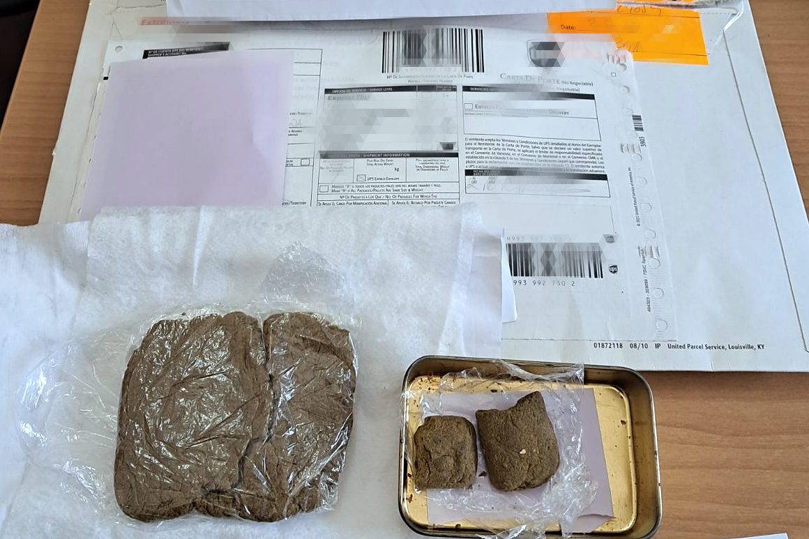 Συνελήφθησαν δύο άτομα στο πλαίσιο εντοπισμού και ελεγχόμενης παράδοσηςδέματος ναρκωτικών ουσιών στη Κω