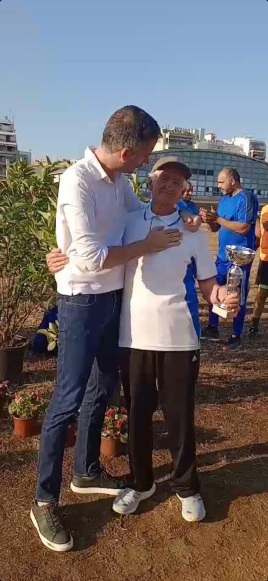 Τιμήθηκε από τον Δήμαρχο Αθηναίων Κώστα Μπακογιάννη, ο Δωδεκανήσιος Παγκόσμιος πρωταθλητής Κωνσταντίνος Χατζηεμμανουήλ