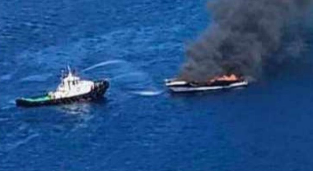 Πυρκαγιά σε θαλαμηγό στην περιοχή Βαθύ Καλύμνου