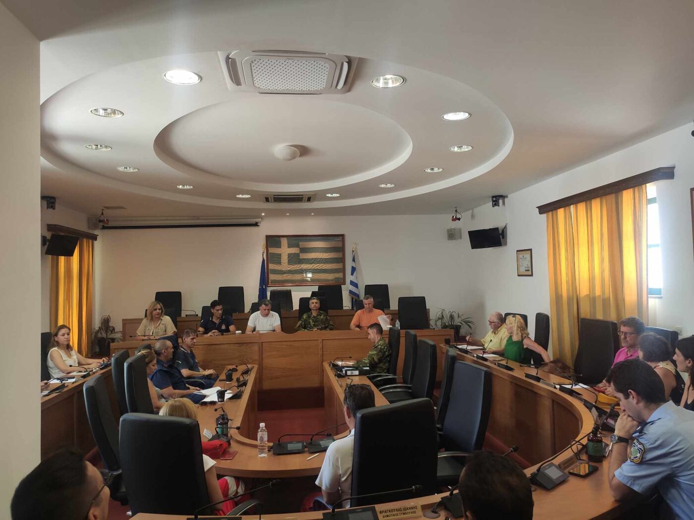 Ενότητα και χαμηλοί τόνοι, το μεγάλο ζητούμενο αυτών των ημερών, που η Ελλάδα φλέγεται!