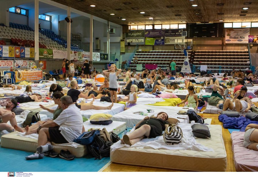 Γερμανός τουρίστας που έζησε την «πύρινη κόλαση»: «Παραδέχομαι τους Έλληνες»