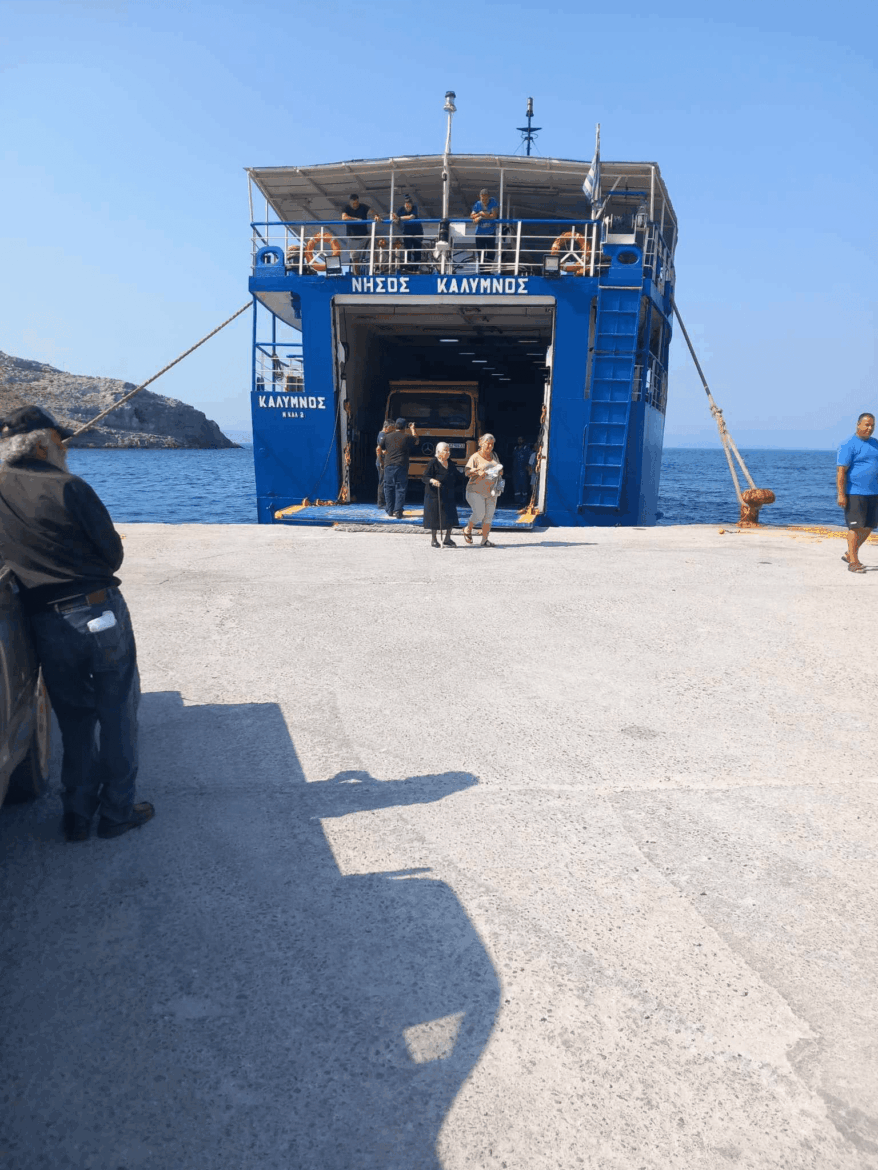 Ο Δήμος μίσθωσε το “Ν.ΚΑΛΥΜΝΟΣ” για μεταφορά οχημάτων με σκουπίδια από Ψέριμο.-Με κατεπείγουσες διαδικασίες μόλις ενημερώθηκε η Εισαγγελέας Κω !