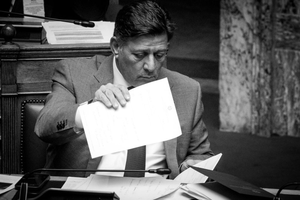 Μιλτιάδης Βαρβιτσιώτης: Παραιτήθηκε από υπουργός Ναυτιλίας – «Δεν δέχομαι να με πετροβολούν ως άνθρωπο»