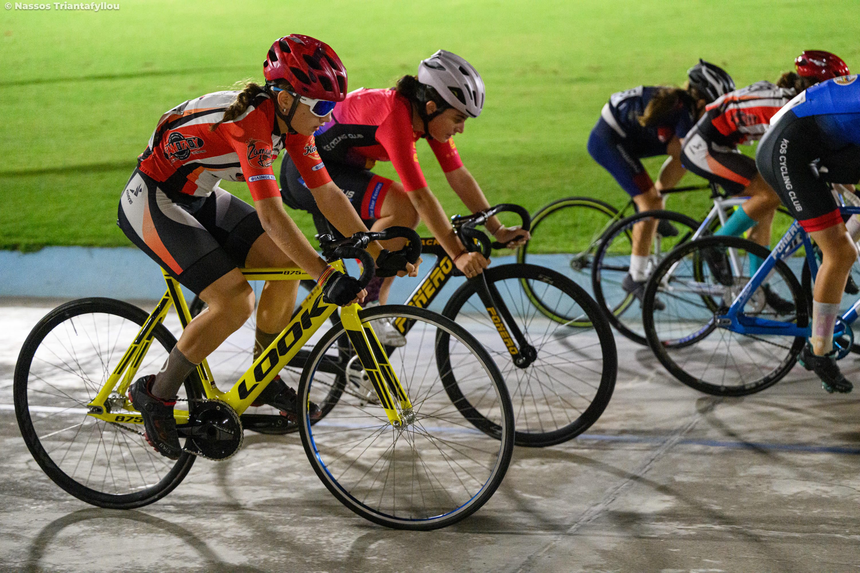2 ΧΡΥΣΑ, 4 ΑΣΗΜΕΝΙΑ ΚΑΙ 8 ΧΑΛΚΙΝΑ ΣΤΗ ΡΟΔΟ ΑΠΟ ΤΟ ΦΙΛΙΝΟ