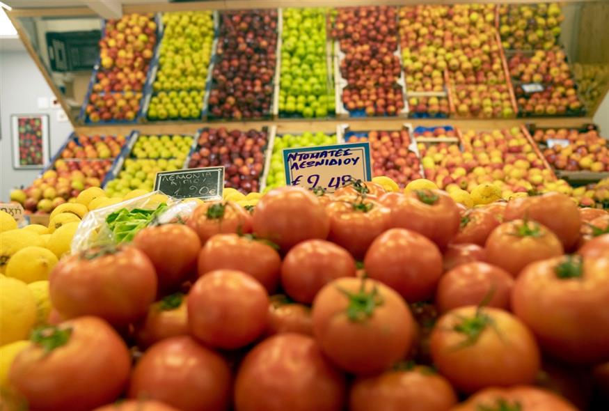 Στενάζουν τα νοικοκυριά: Παρά τα βαριά πρόστιμα «καλπάζει» η ακρίβεια στα τρόφιμα – Πού παρατηρούνται οι μεγαλύτερες ανατιμήσεις