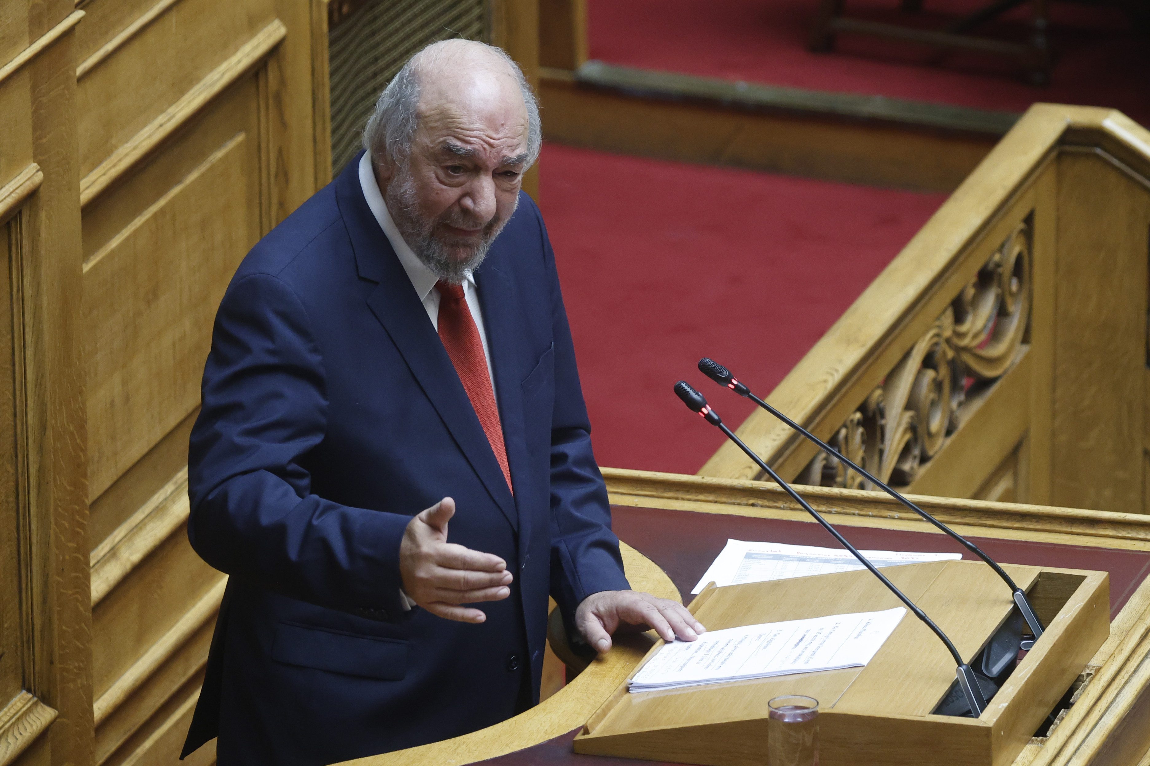 Νικητιάδης στη Βουλή: «Αντί να βραβεύετε εγκαλείτε τους αστυνομικούς για τη λακκούβα στην Κω»