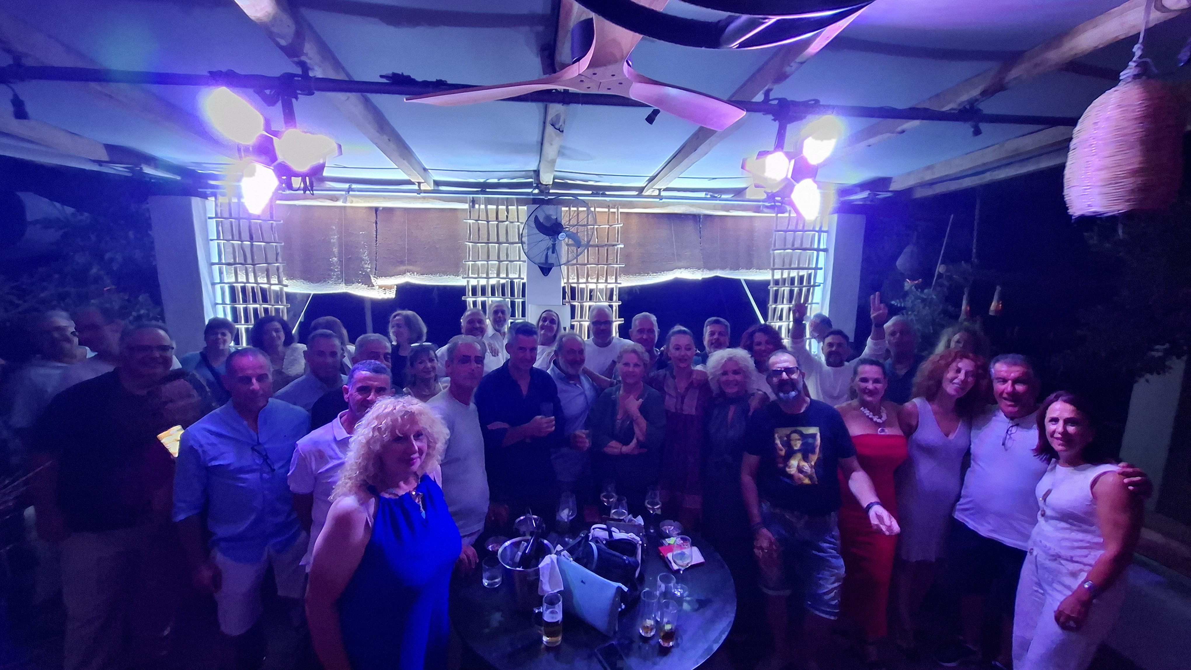 Μετά από 40 χρόνια ξανά μαζί – Συγκινητική συνάντηση αποφοίτων του Ιπποκράτειου Λυκείου Κω (1985)