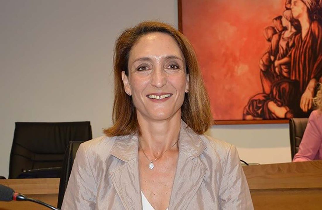 Κική Μακρή (Λαϊκή Συσπείρωση): “Το είδαμε κι αυτό” – Δριμεία κριτική σε Σταμάτη Καμπουράκη