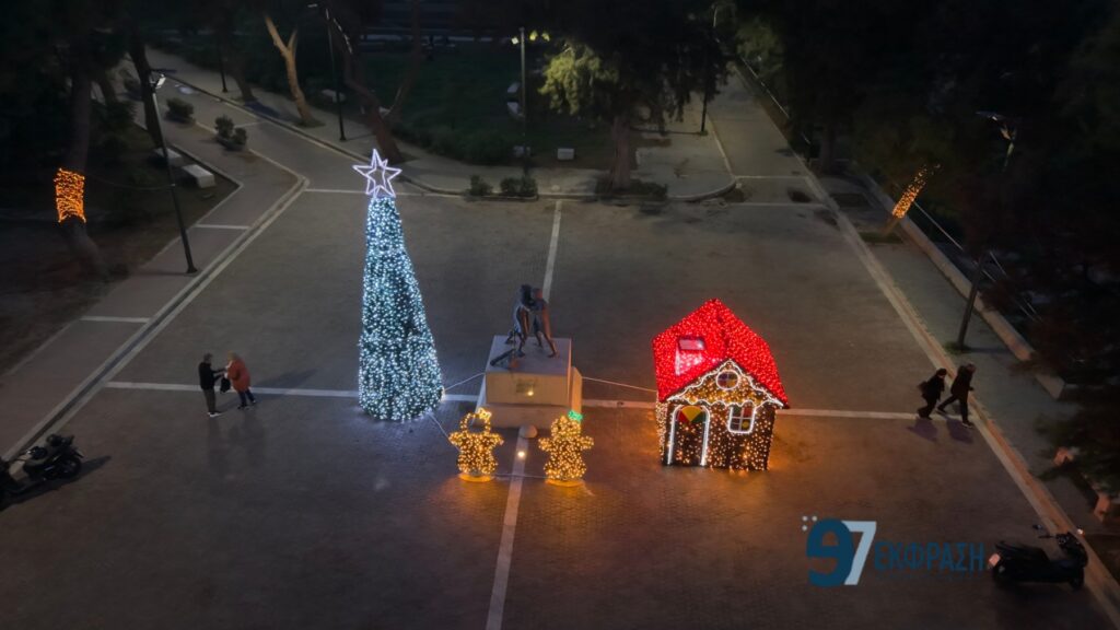 Η Πλατεία Ανταγόρα φωτίστηκε – Χριστουγεννιάτικη ατμόσφαιρα στο κέντρο της πόλης