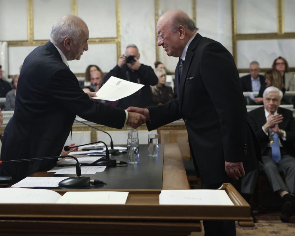 Τιμητική διάκριση της Ακαδημίας Αθηνών στον Νίκο Στ. Μανούση