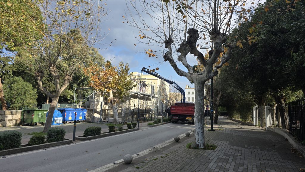 Κως: Προσωρινές κυκλοφοριακές ρυθμίσεις στην οδό Ιπποκράτους για την αποκατάσταση των Μεσαιωνικών Οχυρώσεων