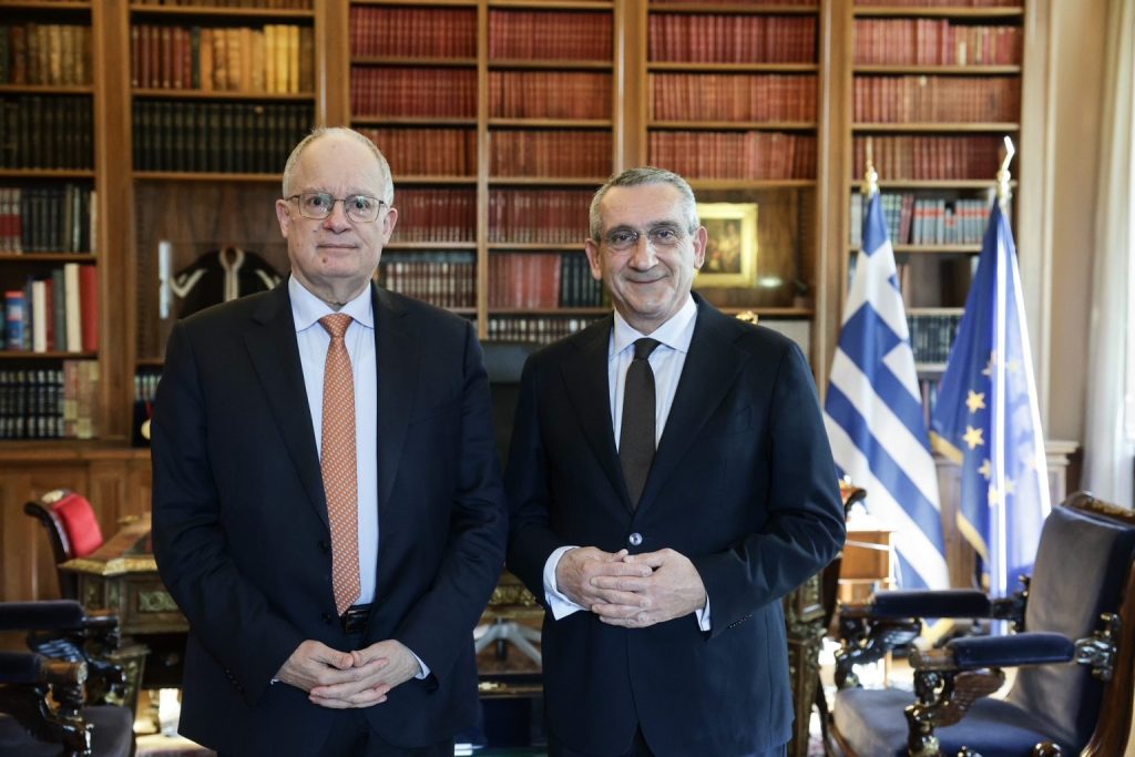 Συνάντηση με τον Περιφερειάρχη Νοτίου Αιγαίου και Πρόεδρο της Ένωσης Περιφερειών Ελλάδος Γιώργο Χατζημάρκο