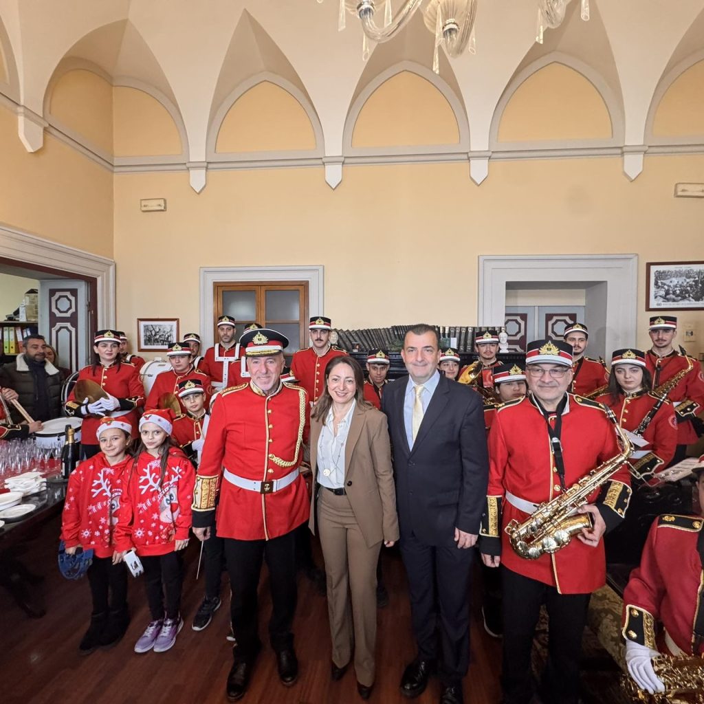 Σε εορταστικό κλίμα ενότητας η υποδοχή ευχών απ’ την Έπαρχο Κ. Σβύνου – Πλήθος κόσμου στο Επαρχείο