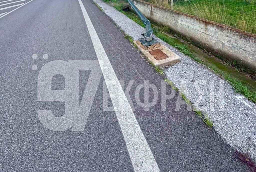 Σοβαρό τροχαίο στο ύψος Αγαπίου: Νταλίκα εκτός πορείας διέλυσε κολόνα φωτισμού