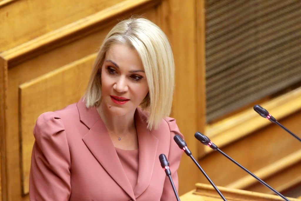 Στη Βουλή από τη Μίκα Ιατρίδη το αίτημα για νέα ακτοπλοϊκή γραμμή που ενώνει Κυκλάδες και Δωδεκάνησα, κατόπιν ψηφίσματος της ΠΕΔ Νοτίου Αιγαίου.