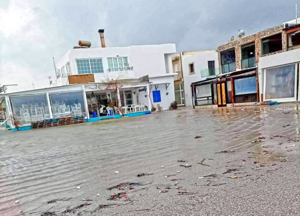 Σοβαρά προβλήματα στην Καρδάμαινα από τη χθεσινή νεροποντή