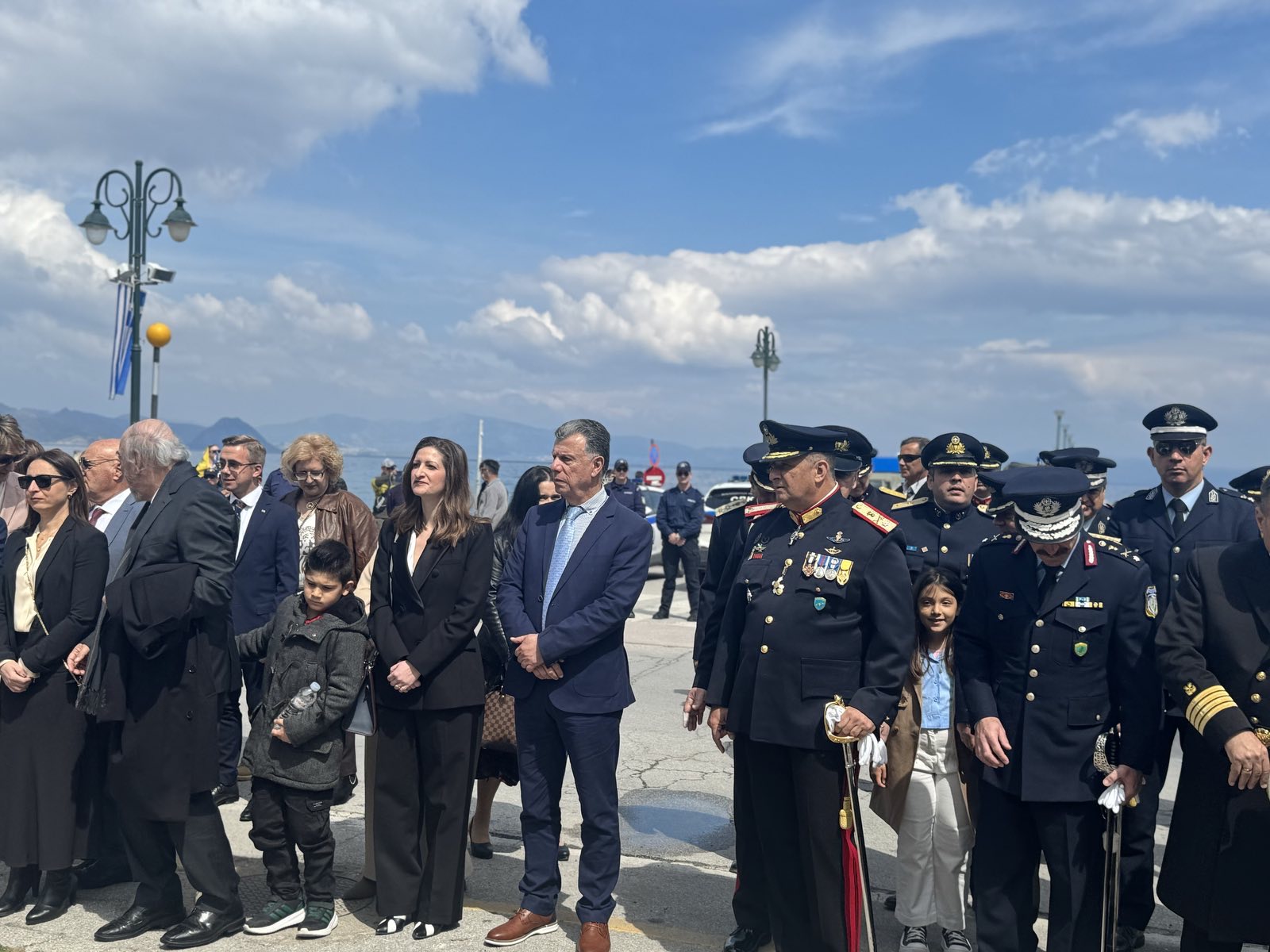 Τιμές και συγκίνηση στο Ηρώο: Η Επιμνημόσυνη δέηση και η κατάθεση στεφάνων στην Κω (photos)