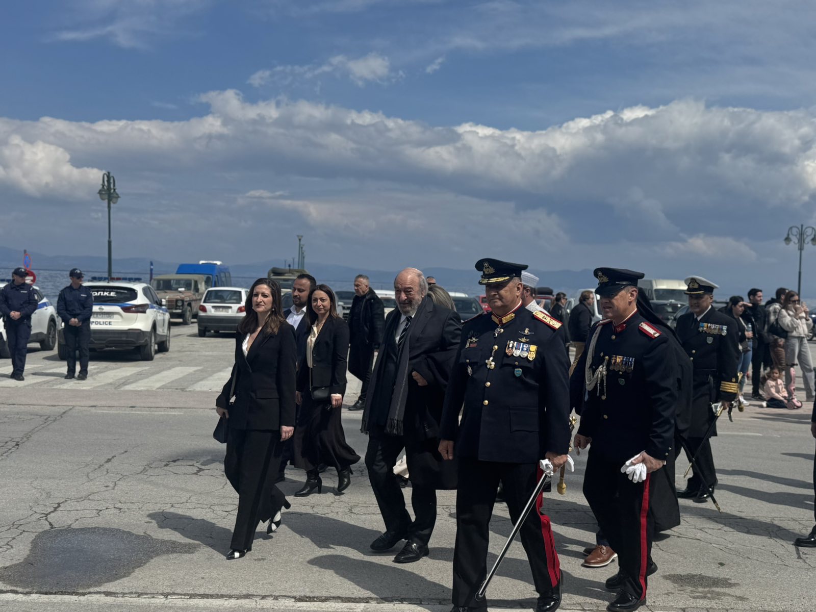 Τιμές και συγκίνηση στο Ηρώο: Η Επιμνημόσυνη δέηση και η κατάθεση στεφάνων στην Κω (photos)