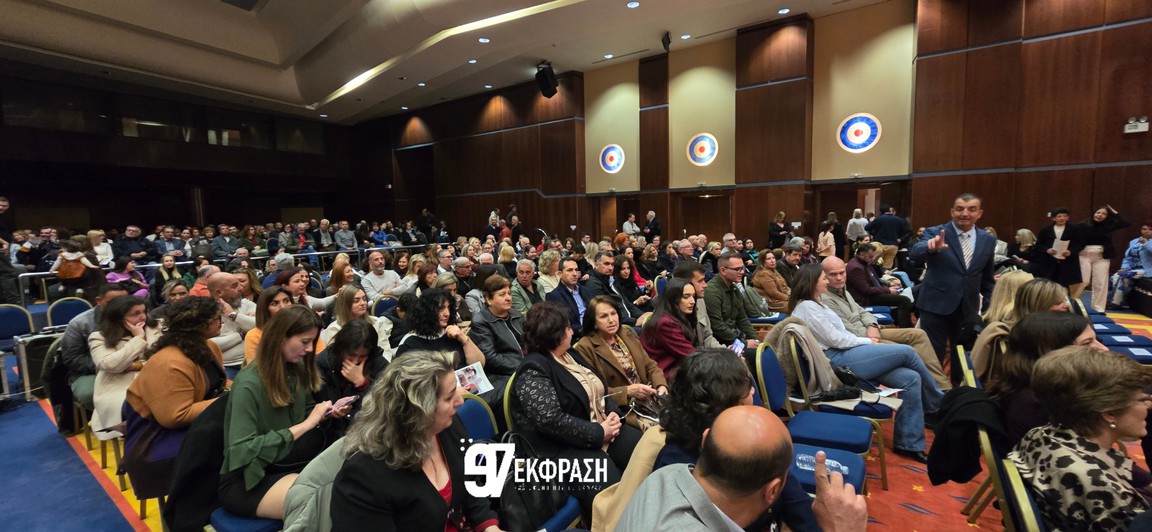 Η Φιλαρμονική «Παναγιώτης Τσακανιάς» καθήλωσε το κοινό στην συναυλία – αφιέρωμα στον Σταμάτη Κραουνάκη (photos&video)