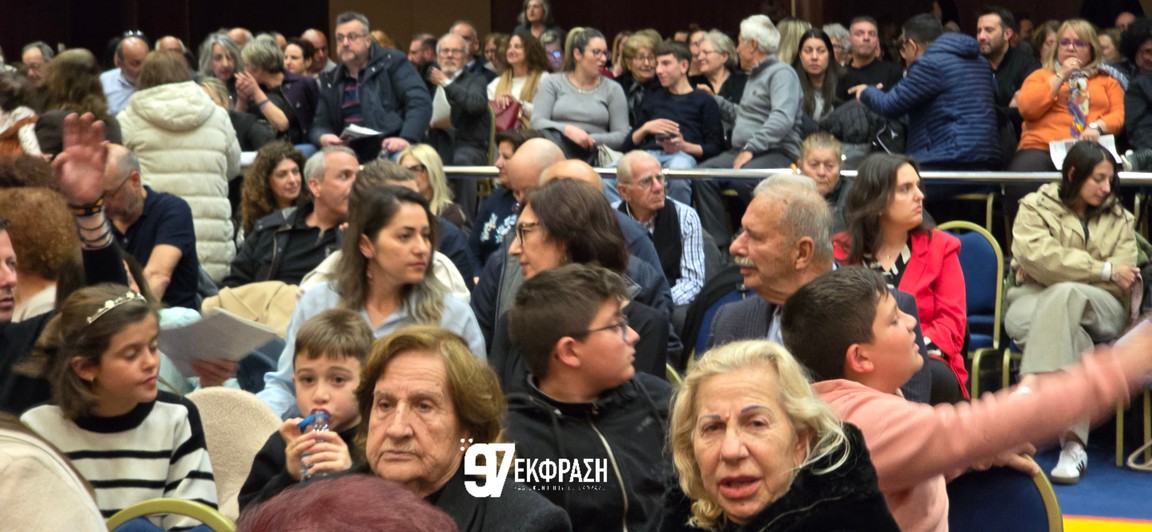 Η Φιλαρμονική «Παναγιώτης Τσακανιάς» καθήλωσε το κοινό στην συναυλία – αφιέρωμα στον Σταμάτη Κραουνάκη (photos&video)