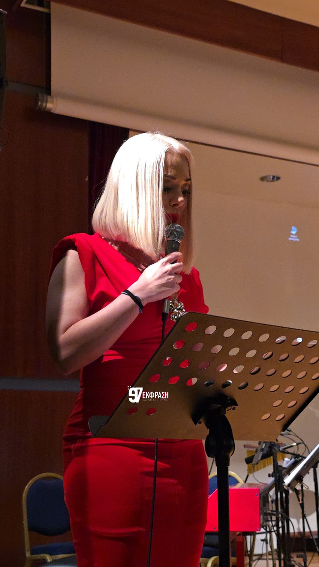 Η Φιλαρμονική «Παναγιώτης Τσακανιάς» καθήλωσε το κοινό στην συναυλία – αφιέρωμα στον Σταμάτη Κραουνάκη (photos&video)