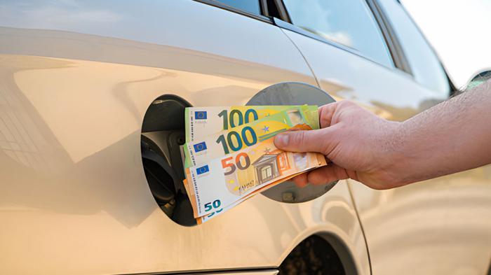 Σε κλοιό ανατιμήσεων τα καύσιμα – «Φωτιά» στις αντλίες και αλλαγές στα εισιτήρια φέρνει η κρίση στη Μέση Ανατολή Σε κλοιό ανατιμήσεων τα καύσιμα – «Φωτιά» στις αντλίες και αλλαγές στα εισιτήρια φέρνει η κρίση στη Μέση Ανατολή