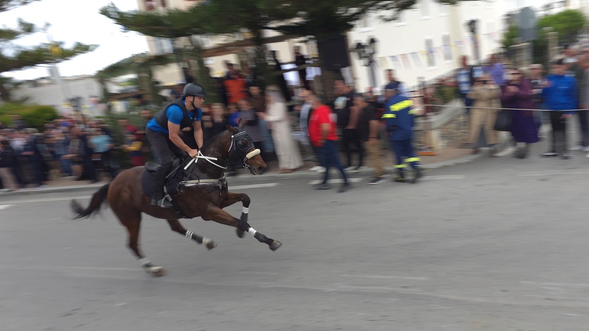 Με εντυπωσιακές ιπποδρομίες και διπλή πρωτιά κορυφώθηκε η γιορτή του Άη Γιώργη στο Πυλί