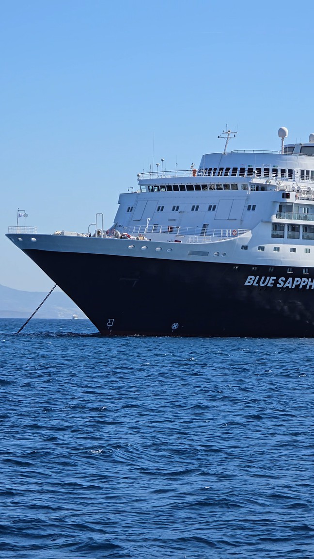 «Ποδαρικό» με άρωμα θάλασσας: Η υποδοχή του Blue Sapphire ανοίγει την αυλαία του γαλάζιου τουρισμού στην Κω