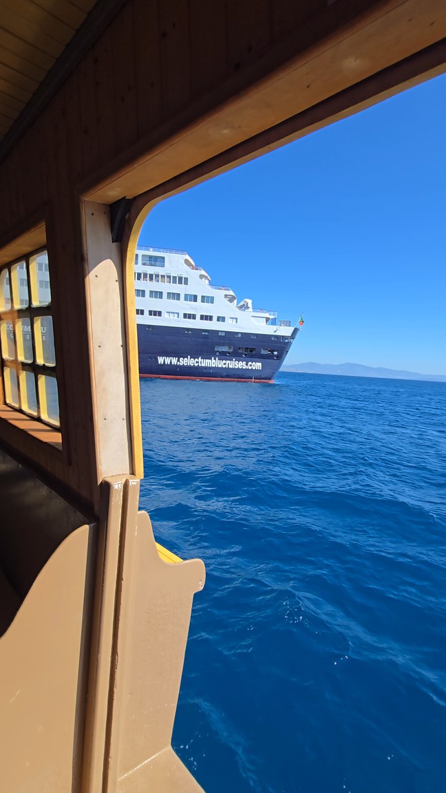 «Ποδαρικό» με άρωμα θάλασσας: Η υποδοχή του Blue Sapphire ανοίγει την αυλαία του γαλάζιου τουρισμού στην Κω