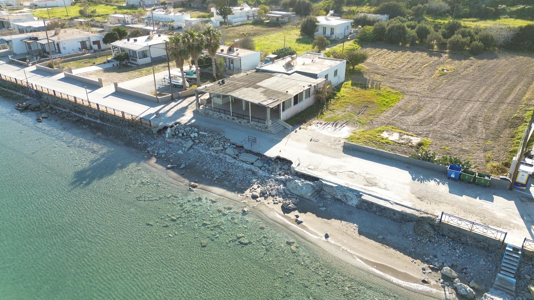 Μ. Παρασκευή και «πάθη» Κεφάλου – Η γεμάτη απόγνωση πολίτη της Κεφάλου Σοβαρές καταγγελίες Γ. Κοκαλάκη για καθυστερήσεις στα έργα αποκατάστασης του παραλιακού μετώπου Κεφάλου – Έληξε κατάστασης έκτακτης ανάγκης