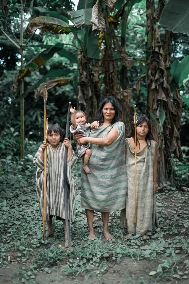 Μιχαήλ-Άγγελος Σαρηγιάννης: Ο φωτογράφος που «κυνηγά» τις αντιθέσεις του πλανήτη – Από τις φαβέλες της Βραζιλίας στους «κανίβαλους» της Ινδίας [Video]