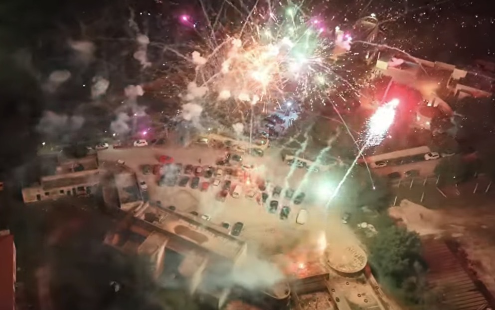 Με μεγαλοπρέπεια και κατάνυξη η Αναστάσιμη νύχτα στην Κω: Το νησί «φωτίστηκε» από το Άγιο Φως