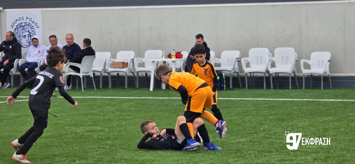 Τα εγκαίνια του γηπέδου Αγίων Αποστόλων Ρόδου και η πρώτη σέντρα από τον Αλέξανδρο Κολιάδη (photos & video)